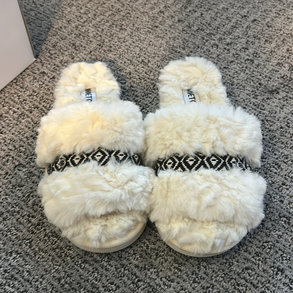 Minnetonka white slippers
